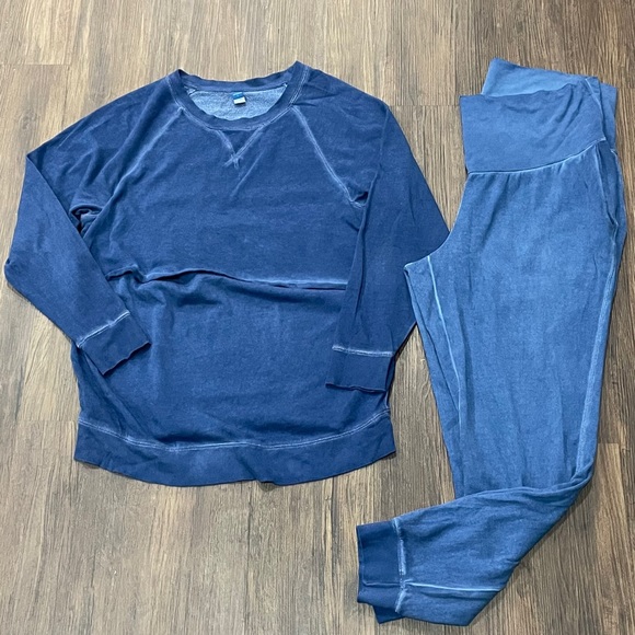 Three sets of maternity sweat suits - Picture 2 of 4